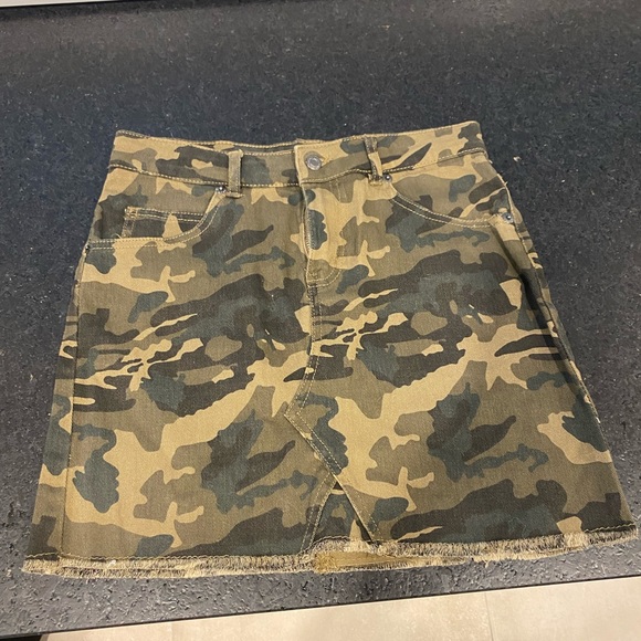 CAMO DENIM SKIRT - Picture 3 of 5